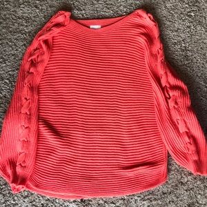 Cozy, summery oversized sweater.